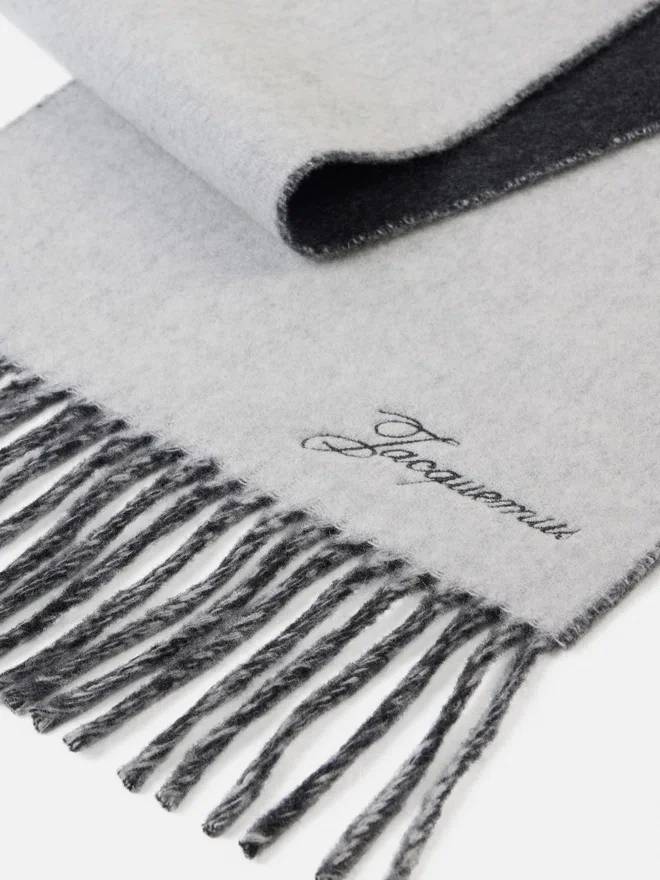 The Atelier scarf Long scarf with logo The Atelier scarf Long scarf with logo