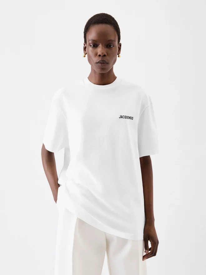 The Bahamas address t-shirt Short-sleeved t-shirt with logo and address – sold exclusively online and in our Bahamas point of sale The Bahamas address t-shirt Short-sleeved t-shirt with logo and address – sold exclusively online and in our Bahamas point of sale