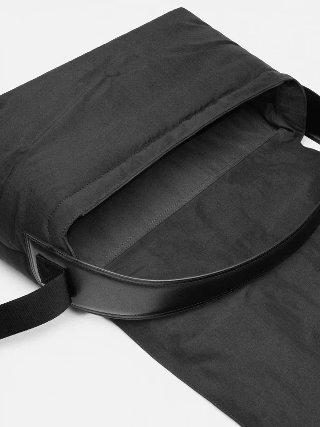 The Bambino messenger bag Soft nylon messenger bag The Bambino messenger bag Soft nylon messenger bag