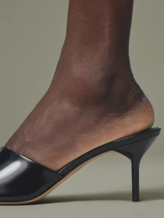 The Cubisto mules Round-toe mules