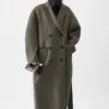 The Curvo Man’s coat Relaxed coat The Curvo Man’s coat Relaxed coat