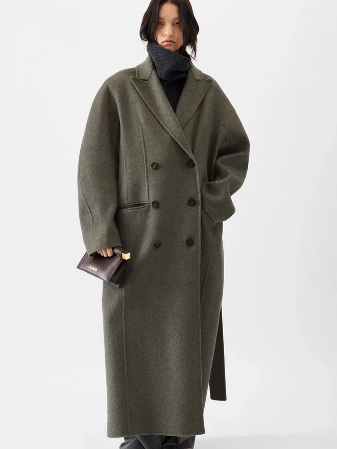 The Curvo Man’s coat Relaxed coat The Curvo Man’s coat Relaxed coat