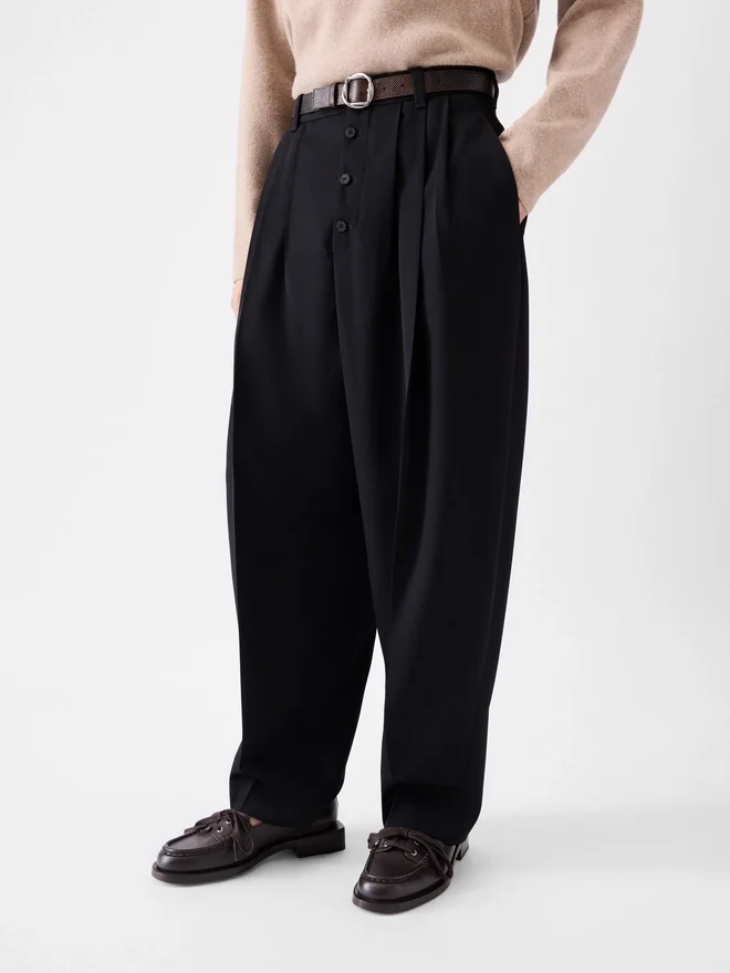 The Fernando pants Pleated buttoned pants The Fernando pants Pleated buttoned pants