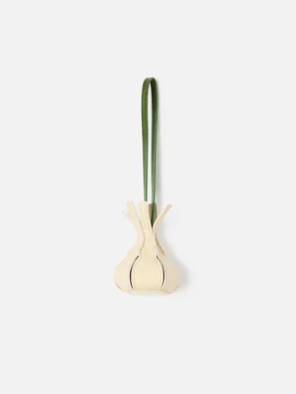 The garlic Origami garlic-shaped bag charm