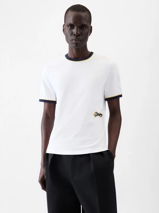 The Gio t-shirt Short-sleeved t-shirt with embroidered patch The Gio t-shirt Short-sleeved t-shirt with embroidered patch