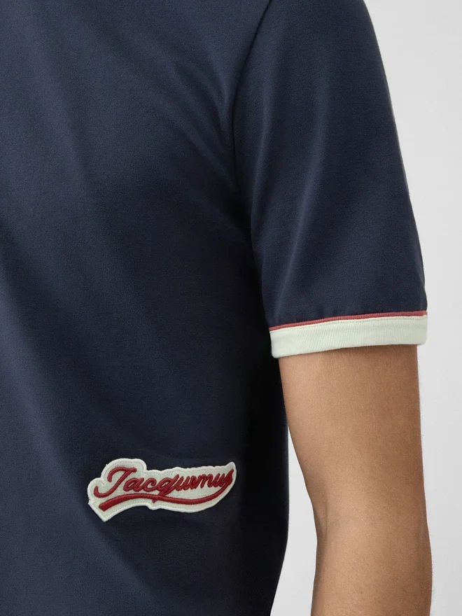 The Gio t-shirt Short-sleeved t-shirt with embroidered patch The Gio t-shirt Short-sleeved t-shirt with embroidered patch