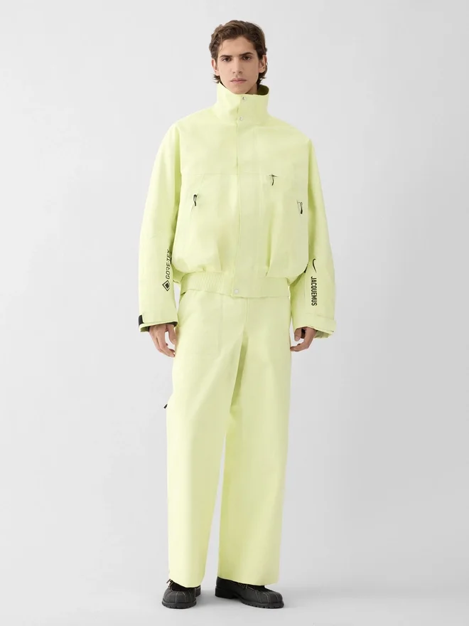 The Gore-Tex jacket Jacquemus + Nike 2-in-1 Gore-Tex jacket – Jacquemus + Nike collaboration The Gore-Tex jacket Jacquemus + Nike 2-in-1 Gore-Tex jacket – Jacquemus + Nike collaboration