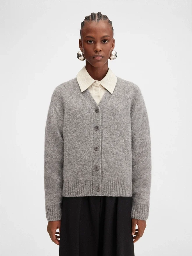 The Jacquemus cardigan Signature cardigan The Jacquemus cardigan Signature cardigan