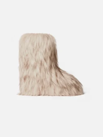 The Jacquemus Mid Yeti Moon Boot Faux fur boots – in collaboration with Moon Boot