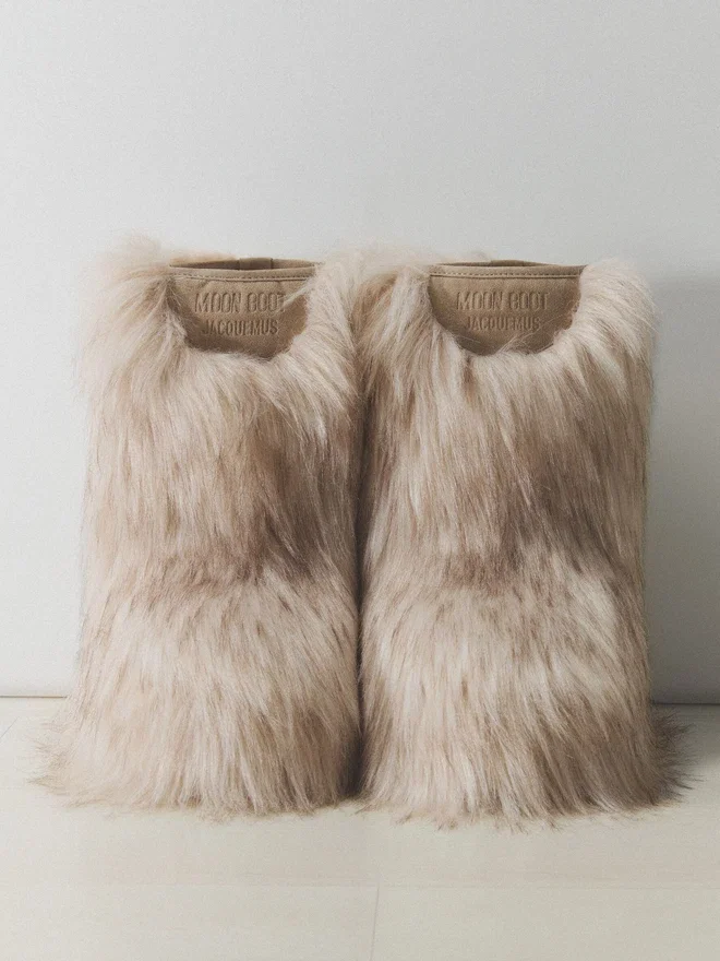 The Jacquemus Mid Yeti Moon Boot Faux fur boots – in collaboration with Moon Boot The Jacquemus Mid Yeti Moon Boot Faux fur boots – in collaboration with Moon Boot