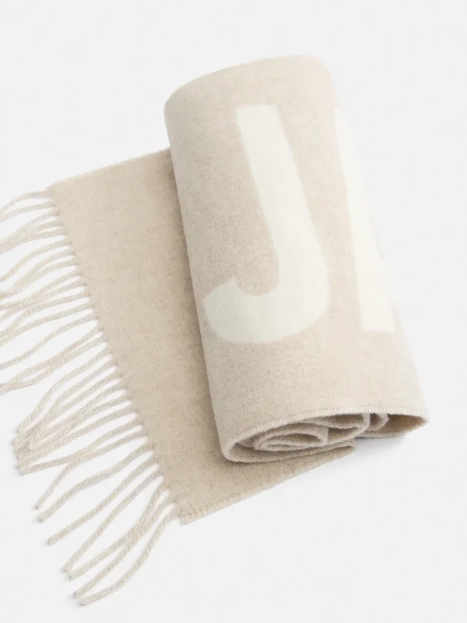 The Jacquemus scarf Fringe logo scarf The Jacquemus scarf Fringe logo scarf