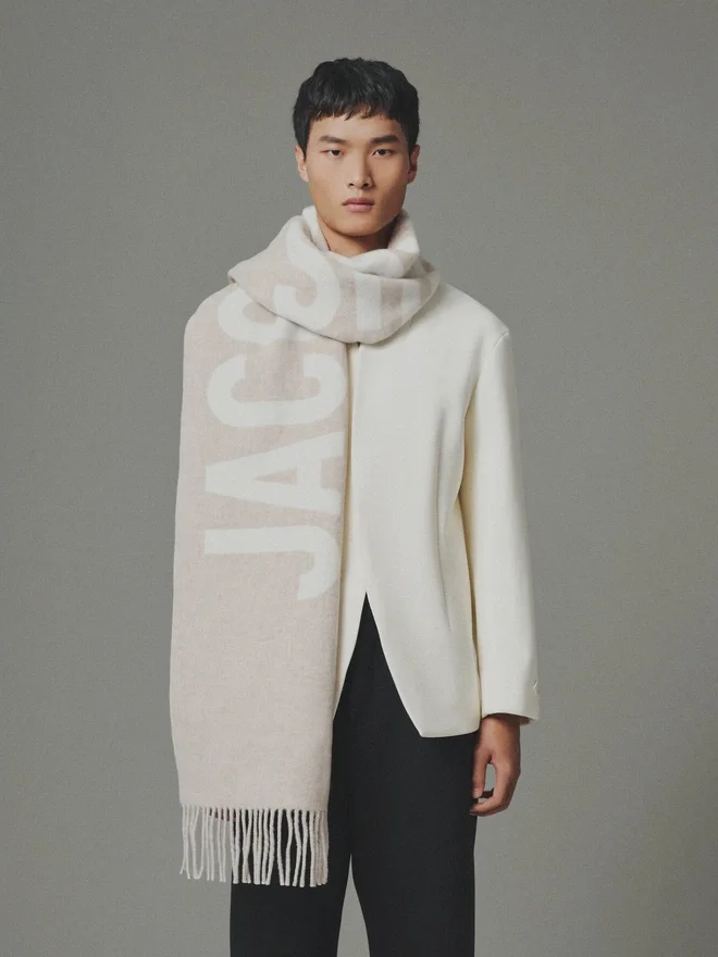 The Jacquemus scarf Fringe logo scarf The Jacquemus scarf Fringe logo scarf