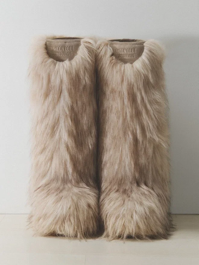 The Jacquemus Yeti Moon Boot High faux fur boots – in collaboration with Moon Boot The Jacquemus Yeti Moon Boot High faux fur boots – in collaboration with Moon Boot