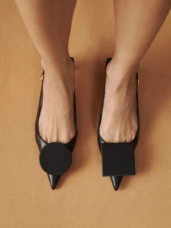 The low Duelo slingbacks Circle square kitten heels The low Duelo slingbacks Circle square kitten heels