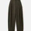 The Man’s pants Pleated pants