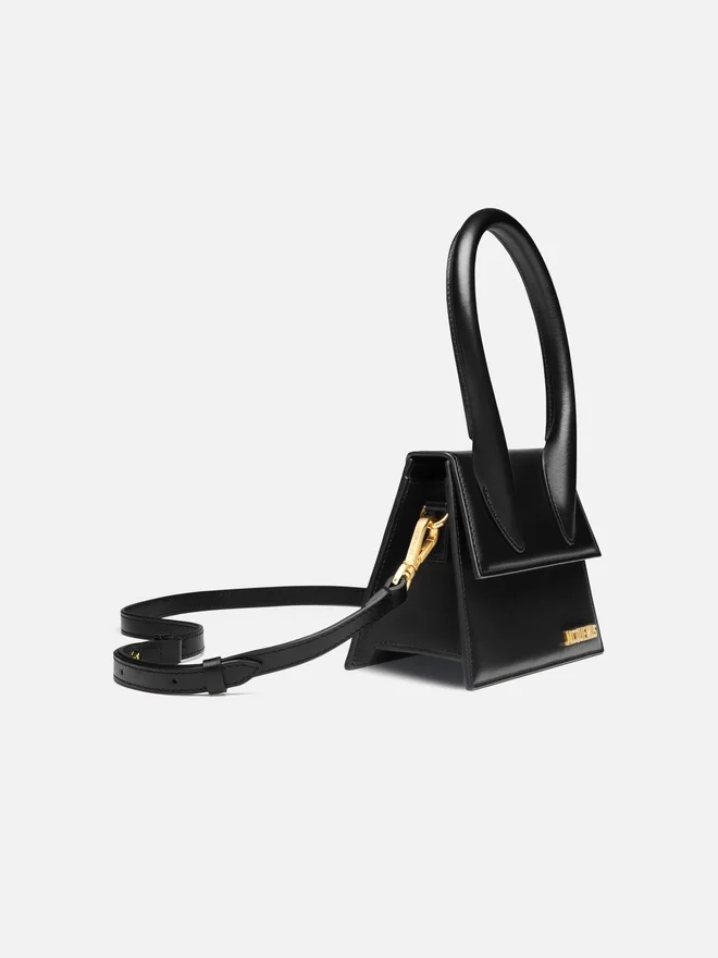 The medium Chiquito Leather handbag The medium Chiquito Leather handbag