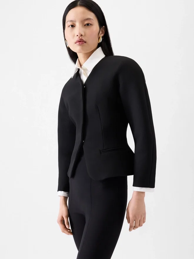 The mini Ovalo jacket Cropped fitted jacket The mini Ovalo jacket Cropped fitted jacket