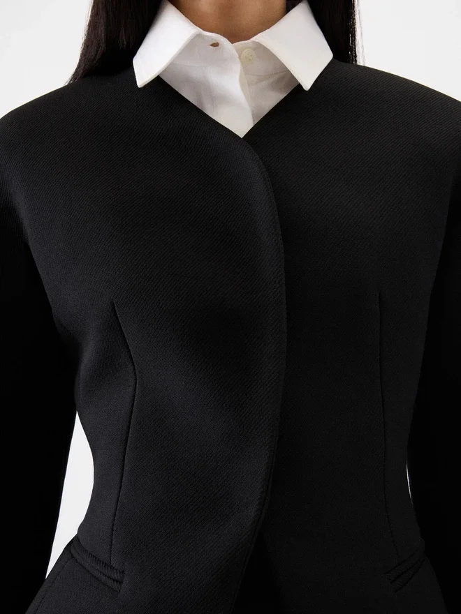 The mini Ovalo jacket Cropped fitted jacket The mini Ovalo jacket Cropped fitted jacket