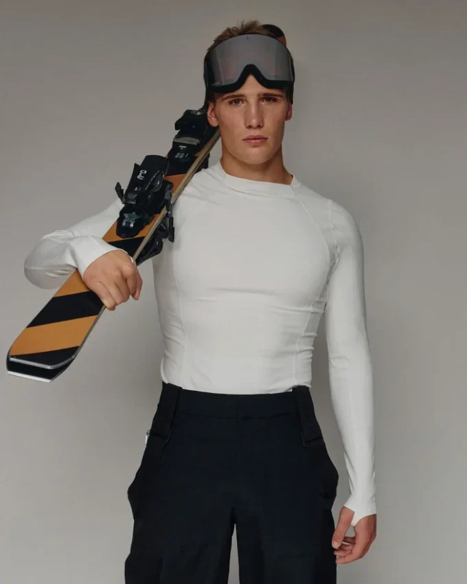 The mock-neck top Jacquemus + Nike Long-sleeve top – Jacquemus + Nike collaboration The mock-neck top Jacquemus + Nike Long-sleeve top – Jacquemus + Nike collaboration