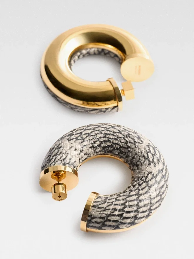 The Mojave hoops earrings Cobra-motif leather hoop earrings The Mojave hoops earrings Cobra-motif leather hoop earrings