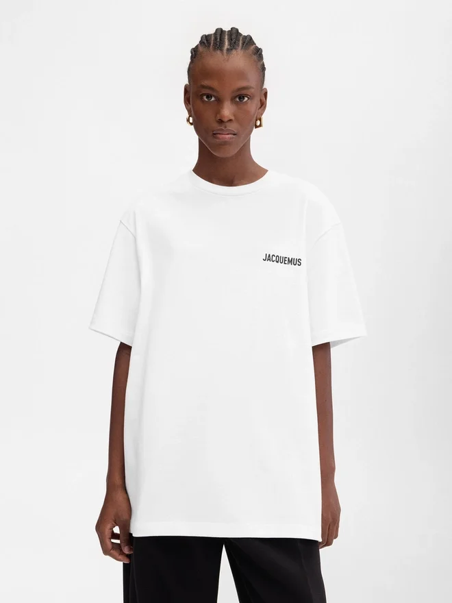 The New York address t-shirt Short-sleeved t-shirt with logo and address – sold exclusively online and in our New York store The New York address t-shirt Short-sleeved t-shirt with logo and address – sold exclusively online and in our New York store