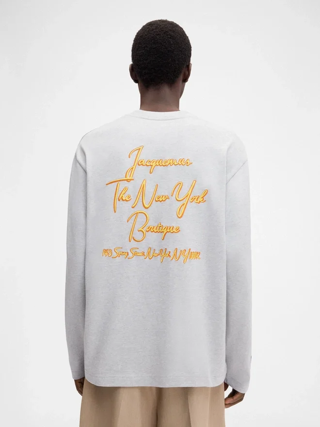 The New York t-shirt Long-sleeved logo t-shirt – exclusively sold online and in our New York boutique The New York t-shirt Long-sleeved logo t-shirt – exclusively sold online and in our New York boutique