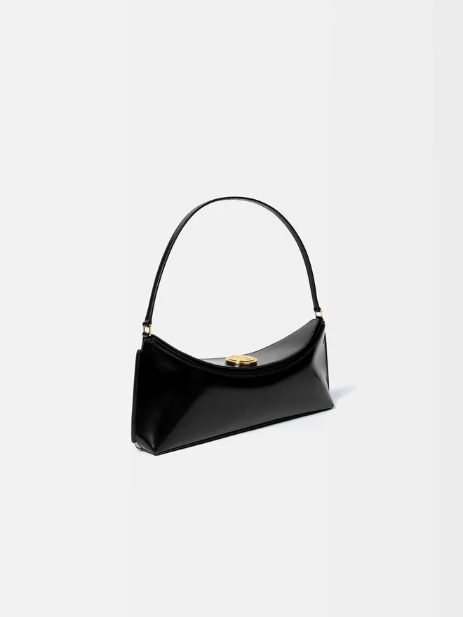 The Ovalo clutch Folded shoulder bag The Ovalo clutch Folded shoulder bag