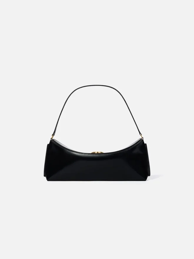 The Ovalo clutch Folded shoulder bag The Ovalo clutch Folded shoulder bag