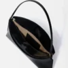 The Ovalo clutch Folded shoulder bag The Ovalo clutch Folded shoulder bag