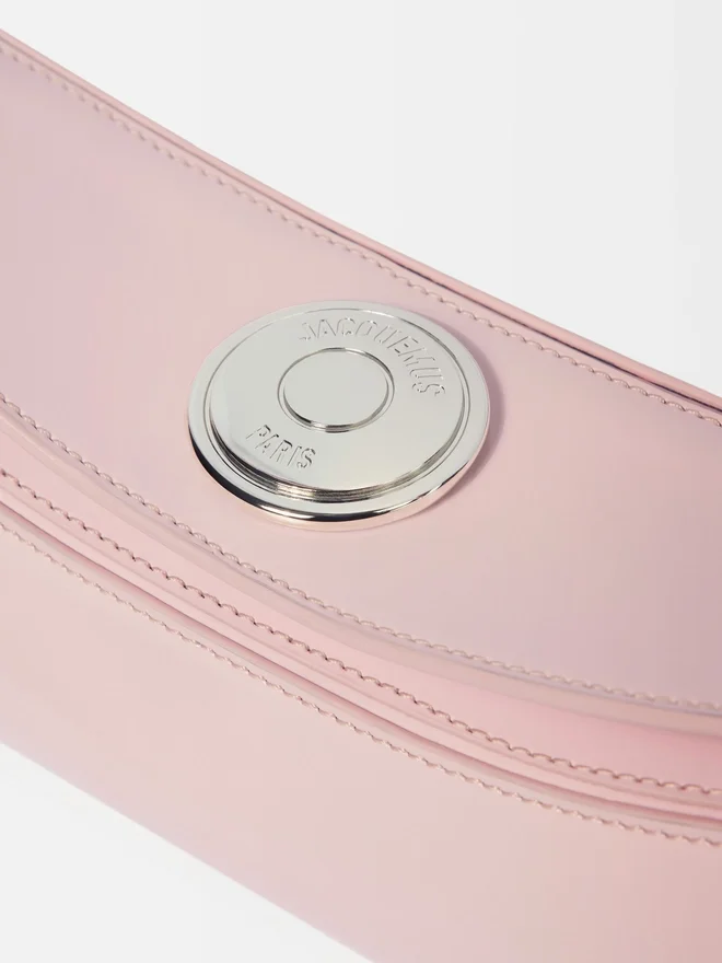 The Ovalo clutch Folded shoulder bag The Ovalo clutch Folded shoulder bag