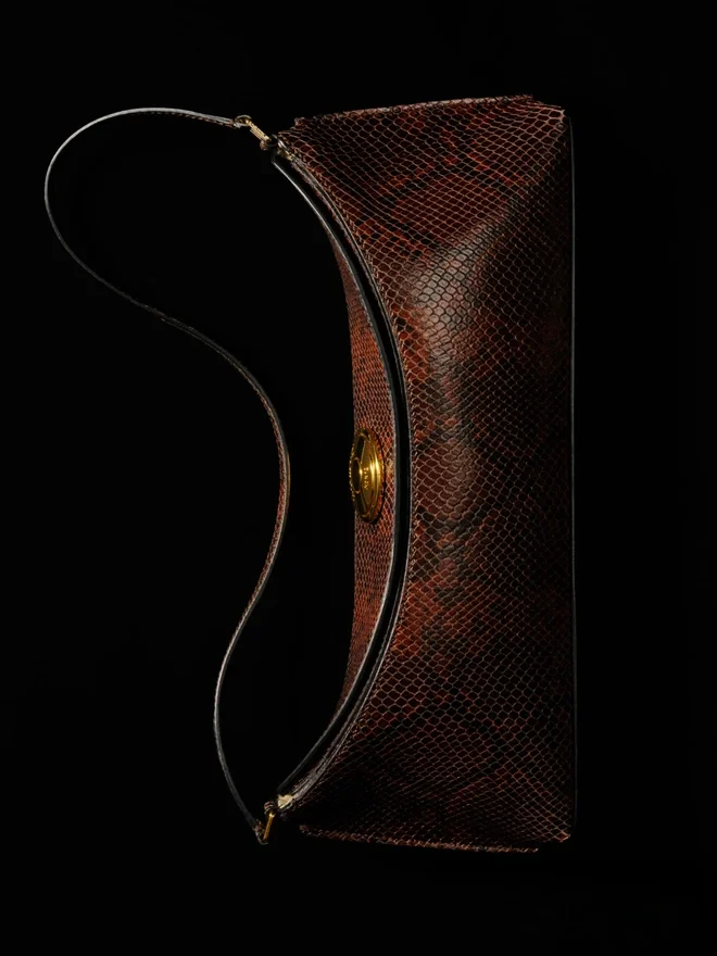 The Ovalo clutch Folded shoulder bag The Ovalo clutch Folded shoulder bag