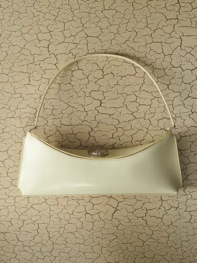 The Ovalo clutch Folded shoulder bag The Ovalo clutch Folded shoulder bag