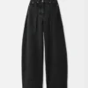 The Ovalo de-Nîmes denim pants High-waisted curved jeans The Ovalo de-Nîmes denim pants High-waisted curved jeans