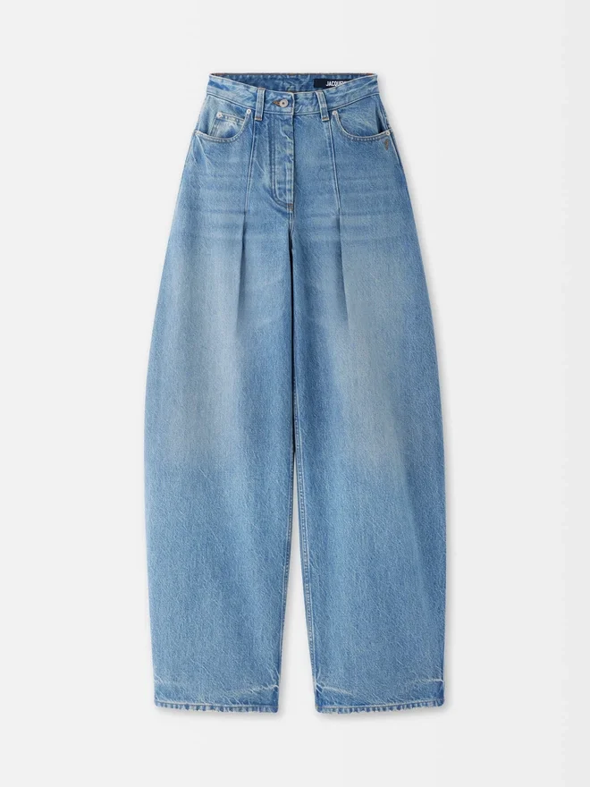 The Ovalo de-Nîmes denim pants High-waisted curved jeans The Ovalo de-Nîmes denim pants High-waisted curved jeans