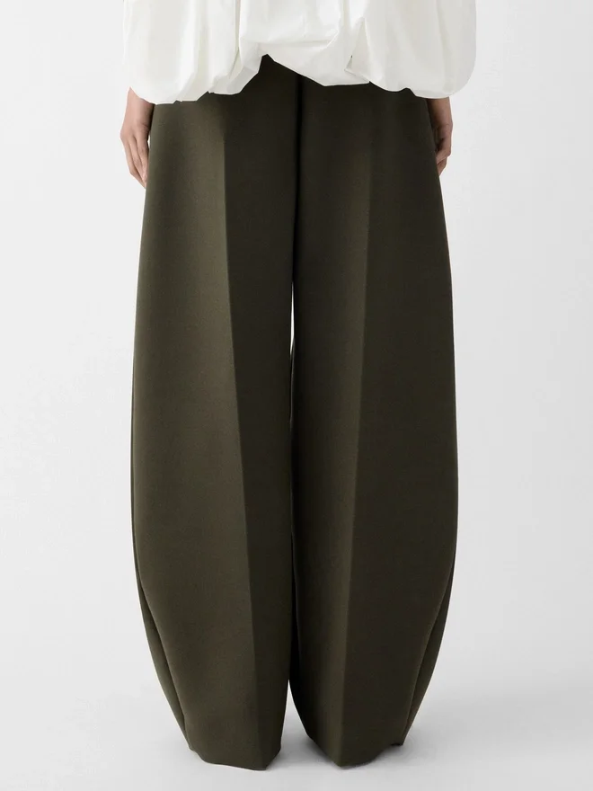 The Ovalo pants Curved pants The Ovalo pants Curved pants
