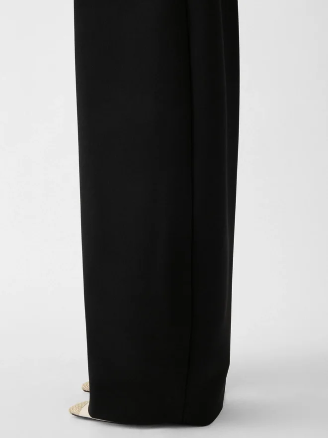 The Ovalo pants Curved pants The Ovalo pants Curved pants