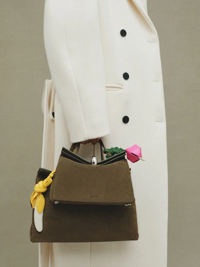 The radish Origami radish-shaped bag charm The radish Origami radish-shaped bag charm