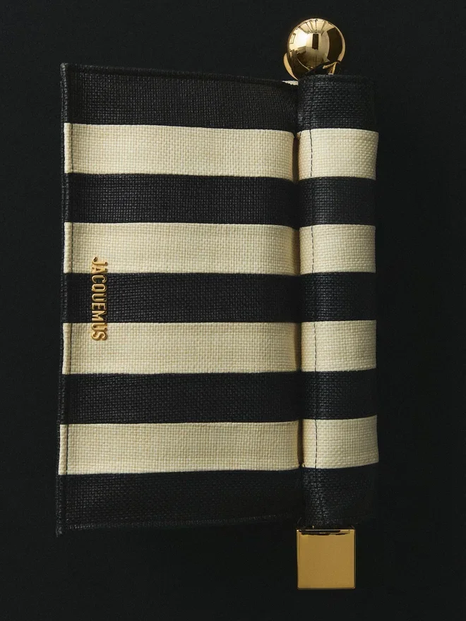 The Rond Carré clutch Take-out clutch The Rond Carré clutch Take-out clutch