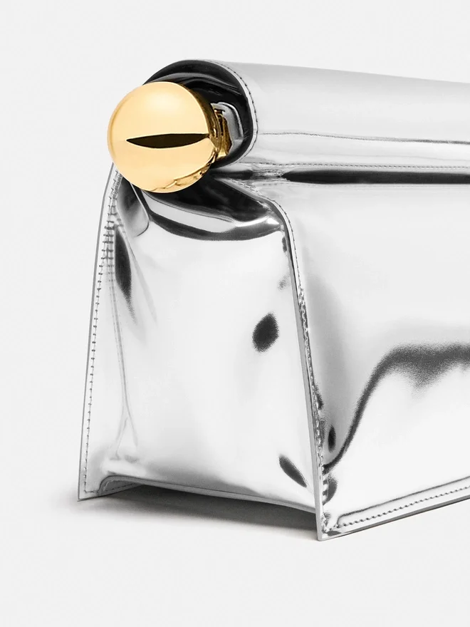 The Rond Carré clutch Take-out clutch The Rond Carré clutch Take-out clutch