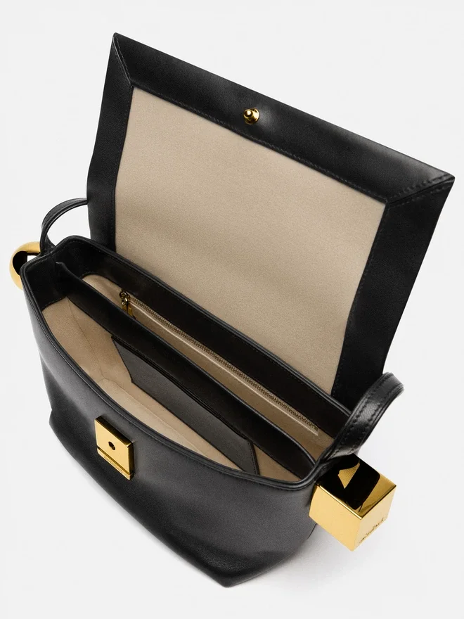 The Rond Carré Folded shoulder bag The Rond Carré Folded shoulder bag