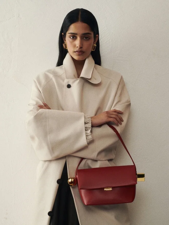 The Rond Carré Folded shoulder bag The Rond Carré Folded shoulder bag