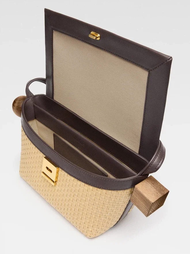 The Rond Carré Shoulder bag with flap The Rond Carré Shoulder bag with flap