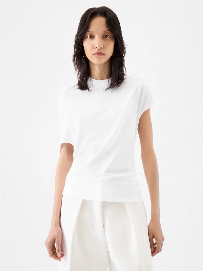 The Salerno t-shirt Open-back t-shirt The Salerno t-shirt Open-back t-shirt