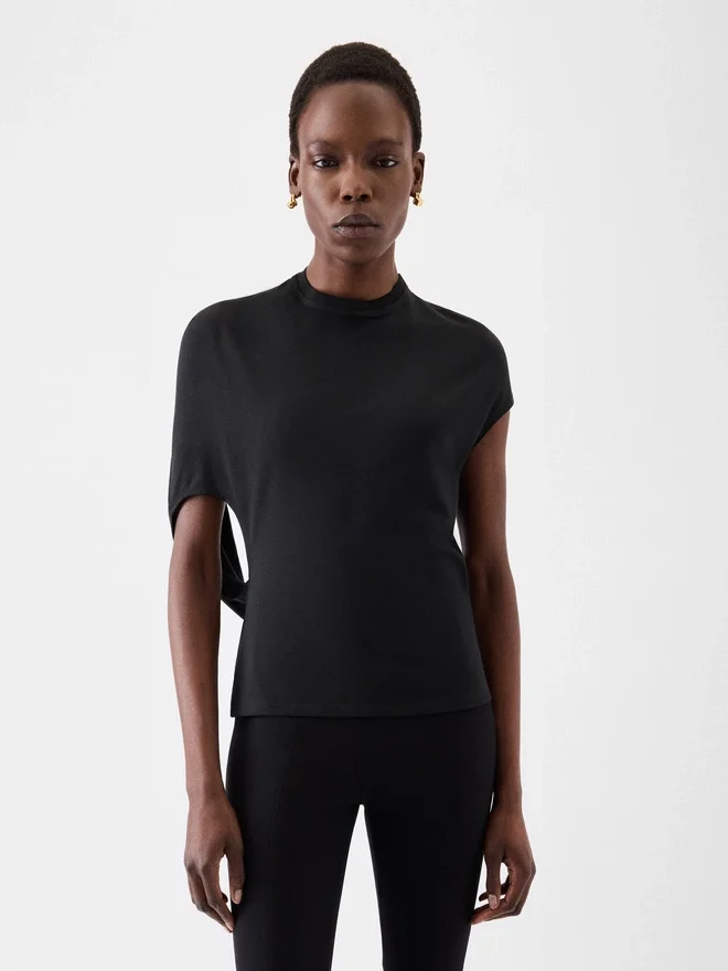 The Salerno t-shirt Open-back t-shirt The Salerno t-shirt Open-back t-shirt