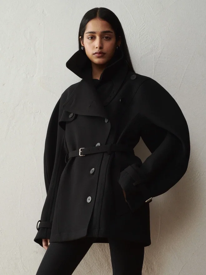 The short Ovalo trench coat Hourglass trench coat The short Ovalo trench coat Hourglass trench coat