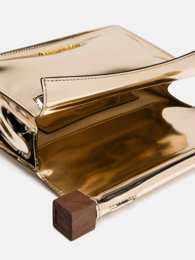The small Rond Carré clutch Mini take-away pouch bag The small Rond Carré clutch Mini take-away pouch bag