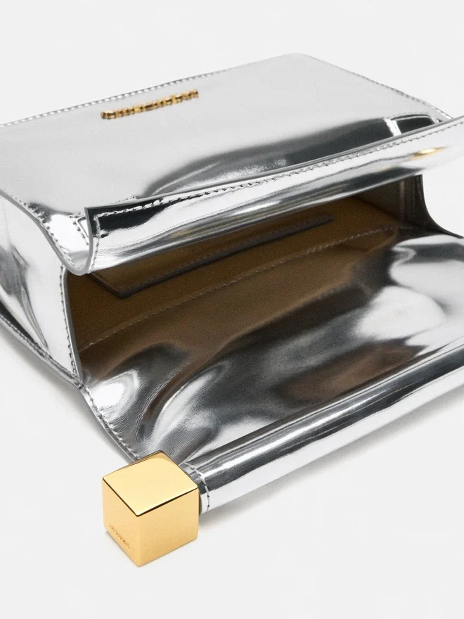 The small Rond Carré clutch Mini take-away pouch bag The small Rond Carré clutch Mini take-away pouch bag