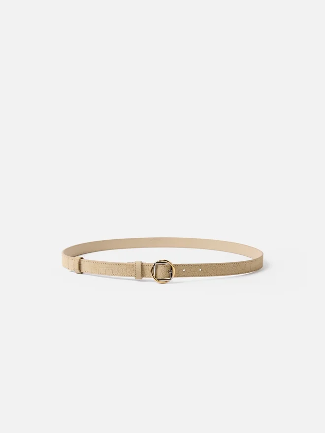 The thin Salon belt Overlapping circle and square buckle belt The thin Salon belt Overlapping circle and square buckle belt